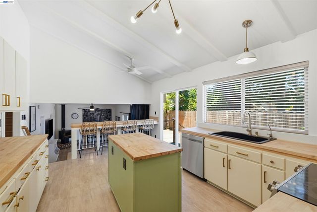 241 Garnet Drive, Livermore, CA 94550