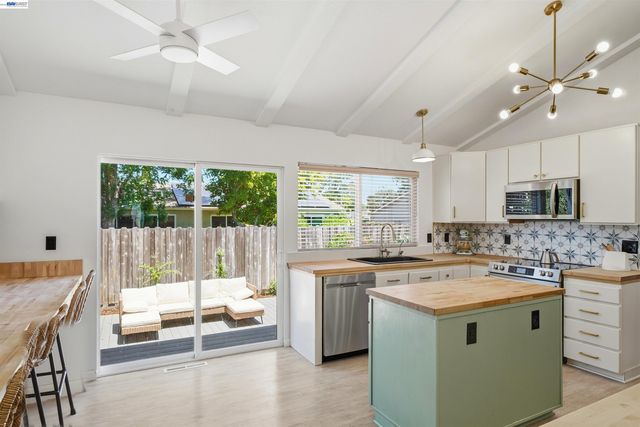 241 Garnet Drive, Livermore, CA 94550