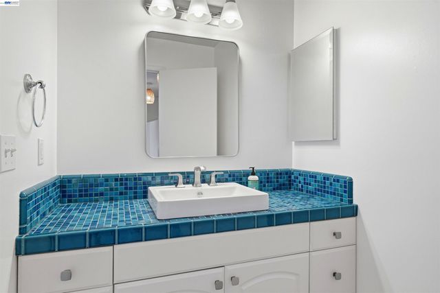 241 Garnet Drive, Livermore, CA 94550