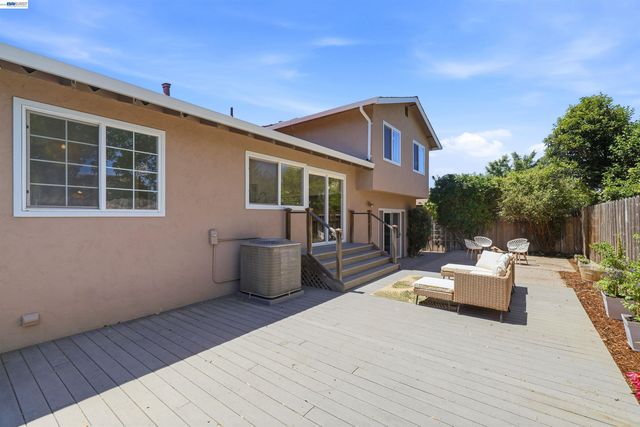 241 Garnet Drive, Livermore, CA 94550