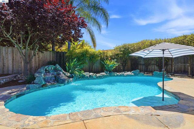 241 Garnet Drive, Livermore, CA 94550