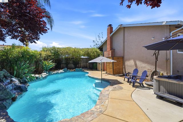 241 Garnet Drive, Livermore, CA 94550