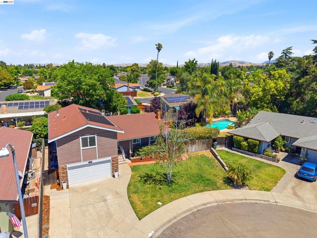 241 Garnet Drive, Livermore, CA 94550