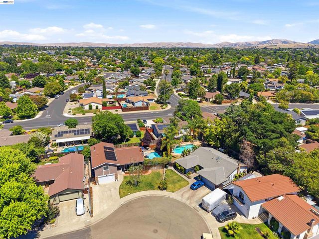 241 Garnet Drive, Livermore, CA 94550