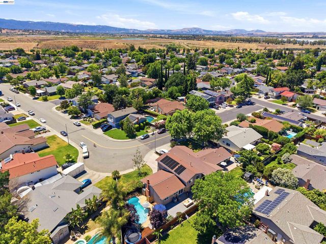 241 Garnet Drive, Livermore, CA 94550