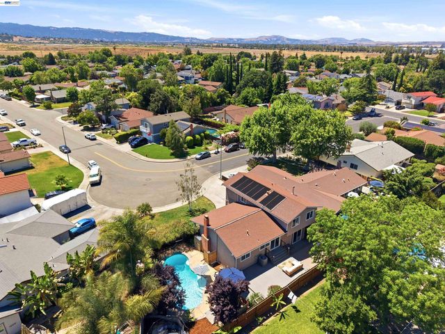 241 Garnet Drive, Livermore, CA 94550