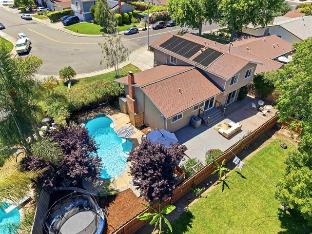 241 Garnet Drive, Livermore, CA 94550