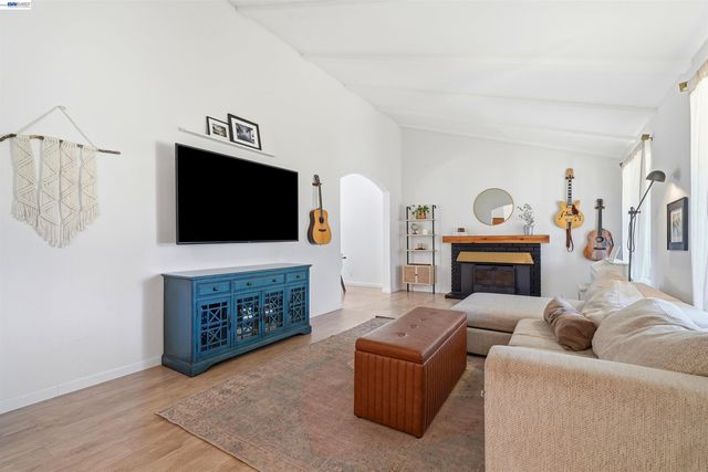 241 Garnet Drive, Livermore, CA 94550