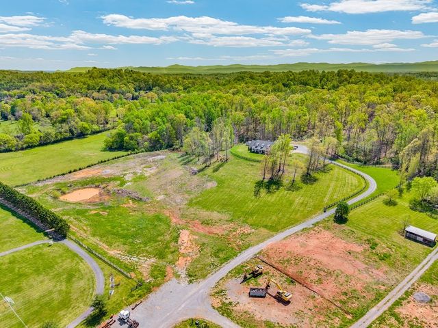 3631 Louisville Rd, Louisville, TN 37777