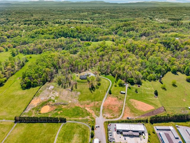 3631 Louisville Rd, Louisville, TN 37777