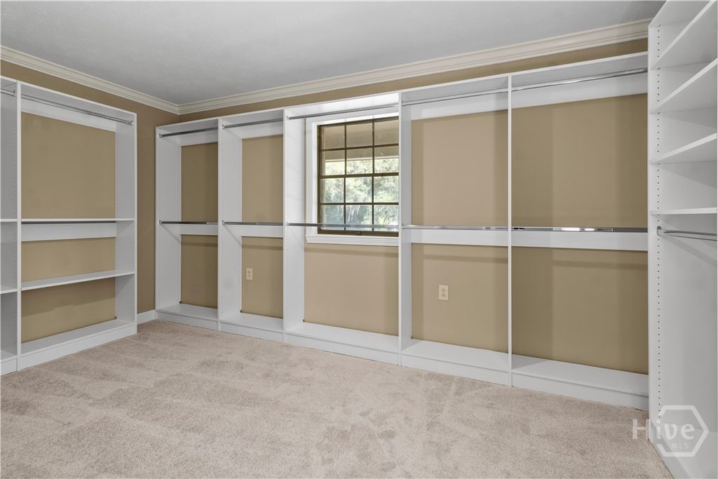 Image 20 of property listing at 701 Lee Boulevard, Savannah, GA 31405