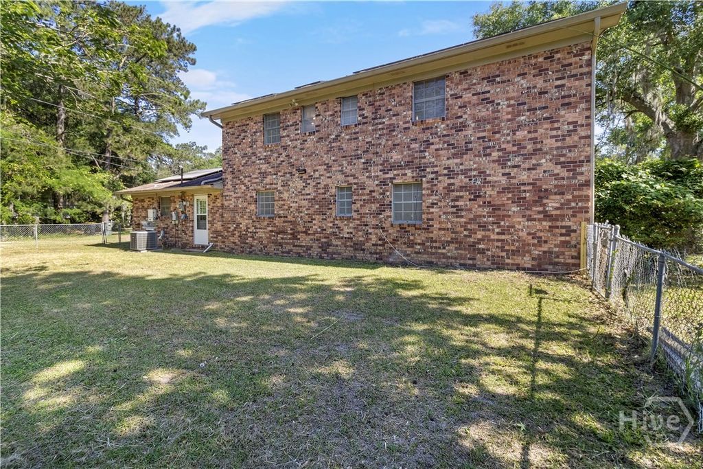 Image 29 of property listing at 701 Lee Boulevard, Savannah, GA 31405