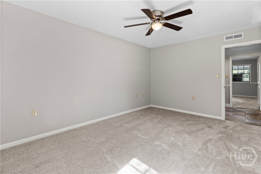 Image 7 of property listing at 701 Lee Boulevard, Savannah, GA 31405