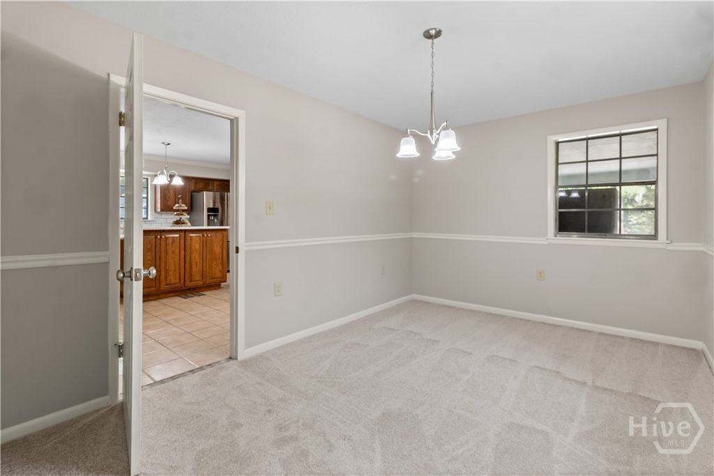 Image 8 of property listing at 701 Lee Boulevard, Savannah, GA 31405