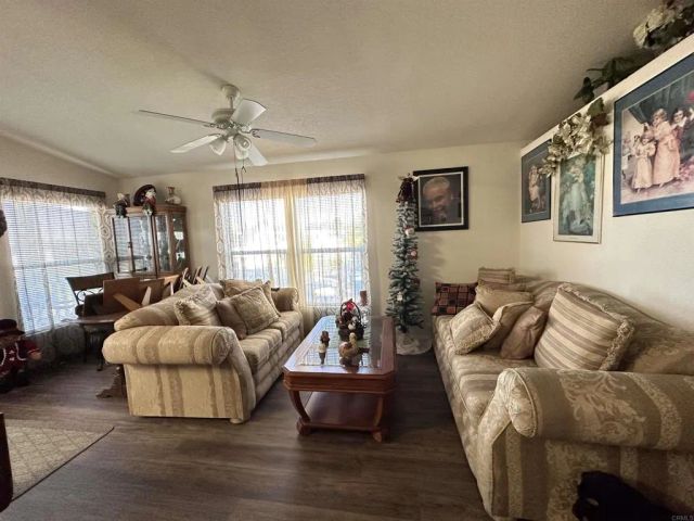 1425 Second, Chula Vista, CA 91911