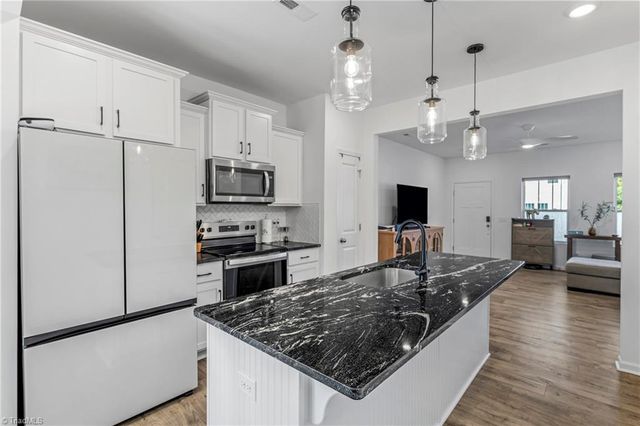1908 Ardmore Commons Drive, Winston-salem, NC 27103