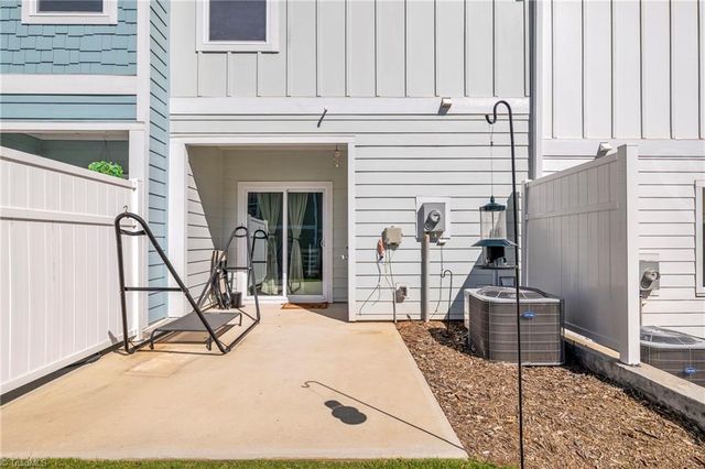 1908 Ardmore Commons Drive, Winston-salem, NC 27103