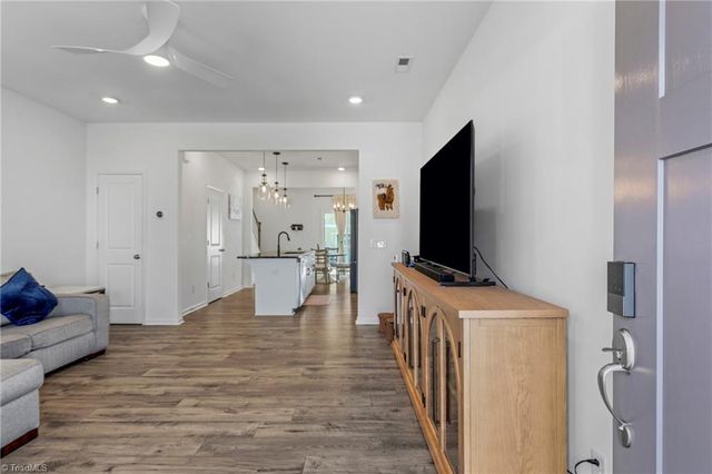 1908 Ardmore Commons Drive, Winston-salem, NC 27103