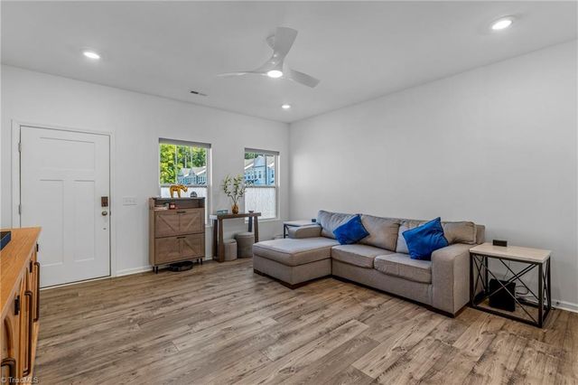 1908 Ardmore Commons Drive, Winston-salem, NC 27103