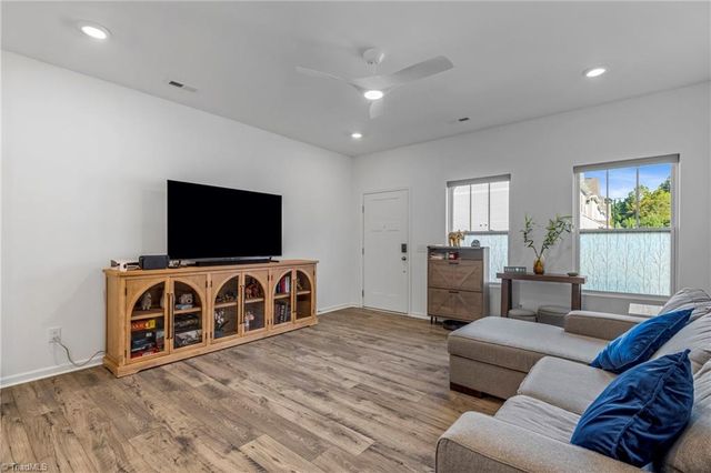 1908 Ardmore Commons Drive, Winston-salem, NC 27103