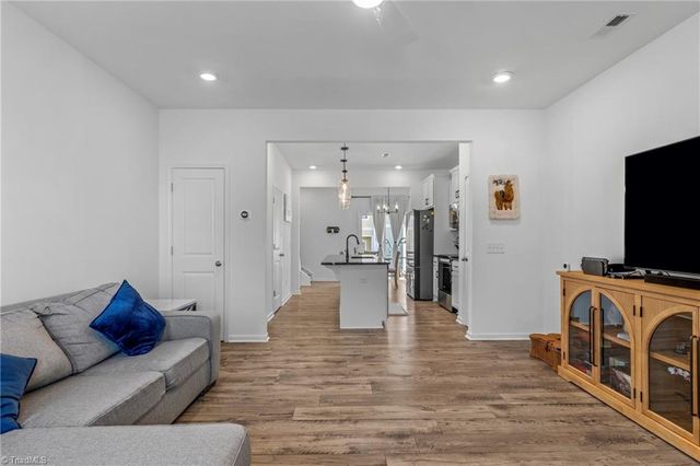 1908 Ardmore Commons Drive, Winston-salem, NC 27103