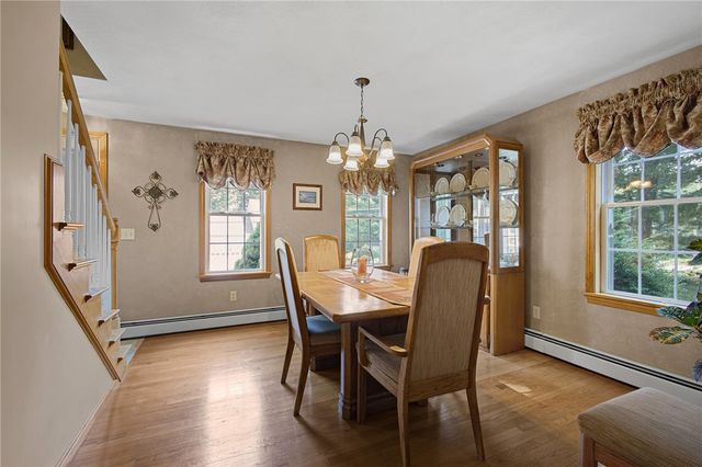 5 Lauretta Lane, Lincoln, RI 02865