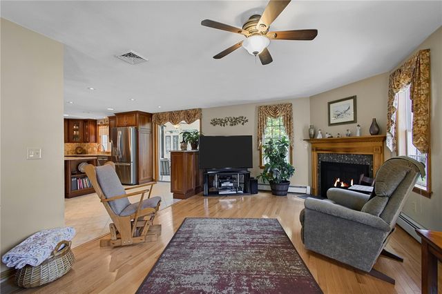 5 Lauretta Lane, Lincoln, RI 02865