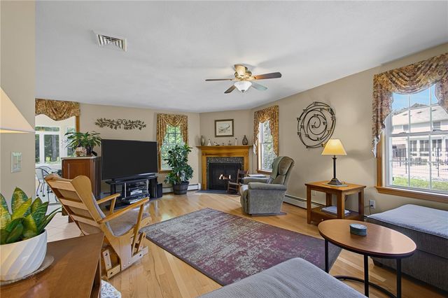 5 Lauretta Lane, Lincoln, RI 02865