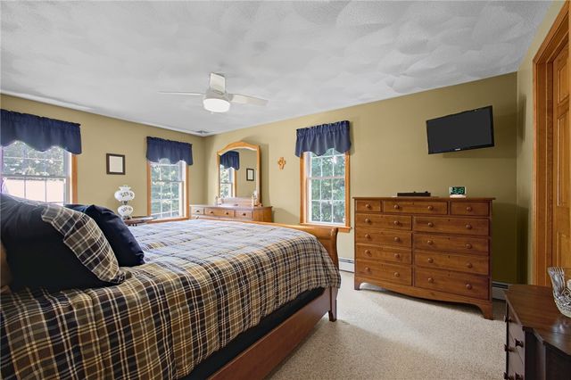 5 Lauretta Lane, Lincoln, RI 02865