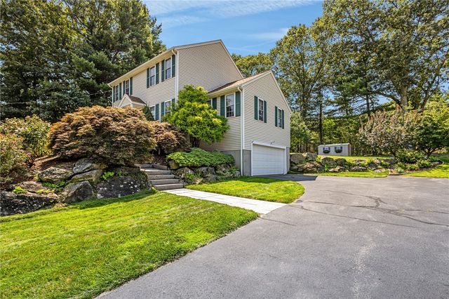 5 Lauretta Lane, Lincoln, RI 02865
