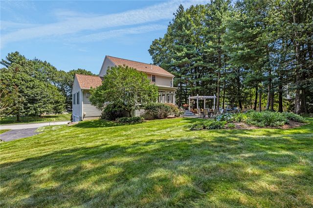 5 Lauretta Lane, Lincoln, RI 02865