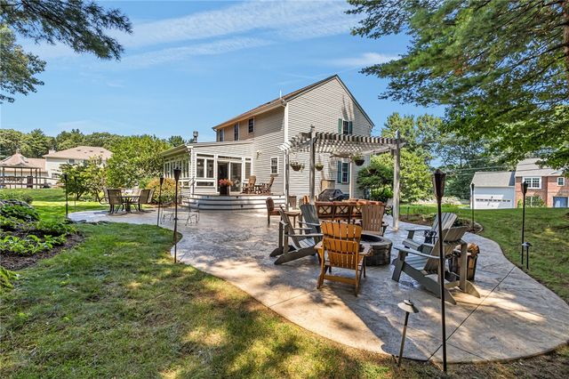 5 Lauretta Lane, Lincoln, RI 02865