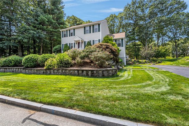 5 Lauretta Lane, Lincoln, RI 02865