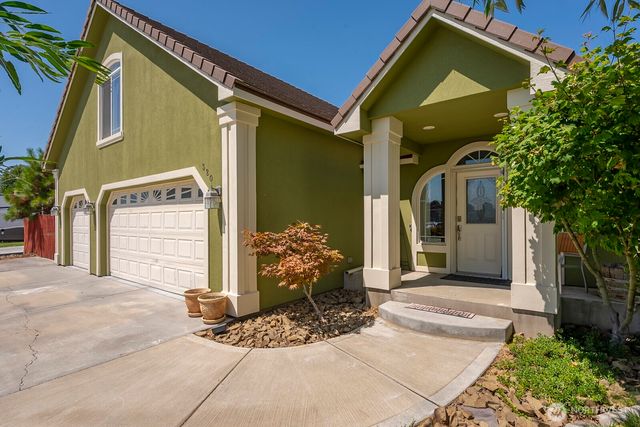 320 E Inglewood Drive, Moses Lake, WA 98837