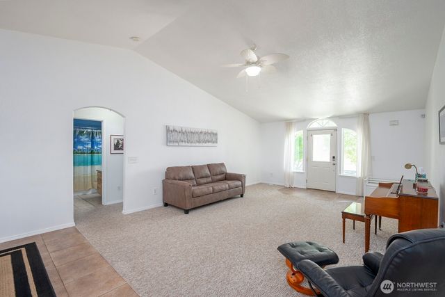 320 E Inglewood Drive, Moses Lake, WA 98837
