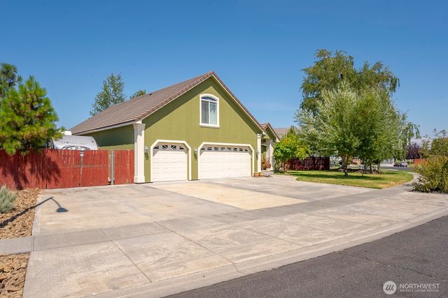 320 E Inglewood Drive, Moses Lake, WA 98837