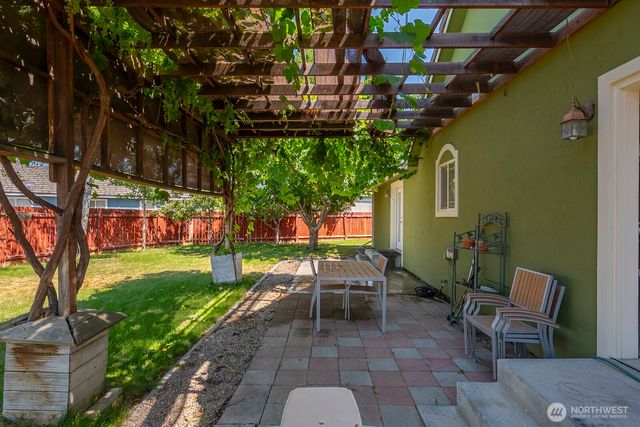 320 E Inglewood Drive, Moses Lake, WA 98837
