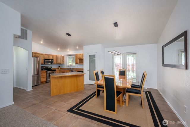 320 E Inglewood Drive, Moses Lake, WA 98837