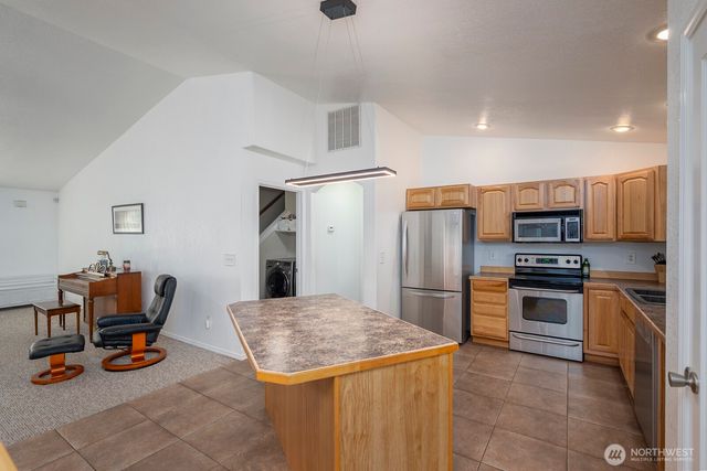 320 E Inglewood Drive, Moses Lake, WA 98837