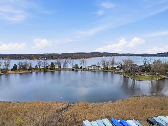 11542 Lancelot Lane, Putnam Twp, MI 48169