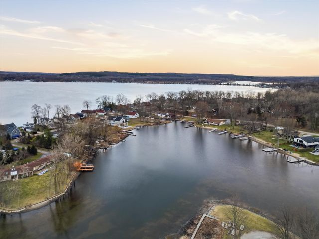 11542 Lancelot Lane, Putnam Twp, MI 48169