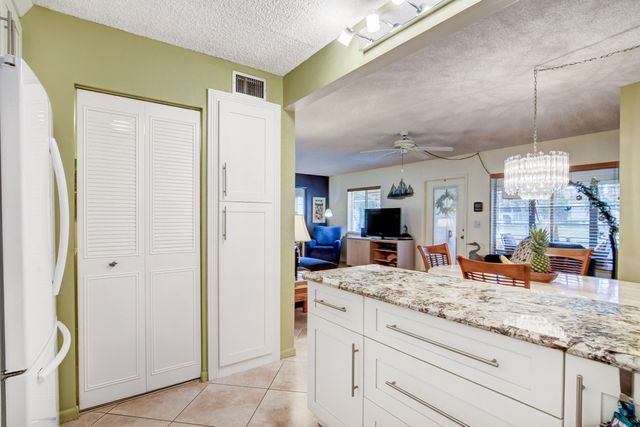 334 Pine Ridge Circle B-1, Greenacres, FL 33463