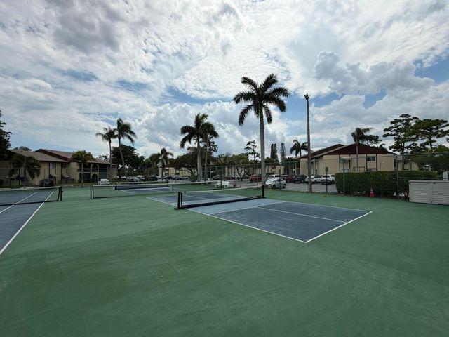 334 Pine Ridge Circle B-1, Greenacres, FL 33463