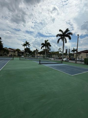 334 Pine Ridge Circle B-1, Greenacres, FL 33463