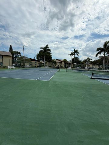 334 Pine Ridge Circle B-1, Greenacres, FL 33463