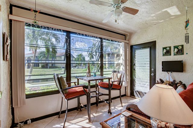 334 Pine Ridge Circle B-1, Greenacres, FL 33463