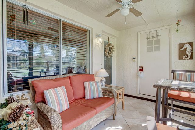 334 Pine Ridge Circle B-1, Greenacres, FL 33463