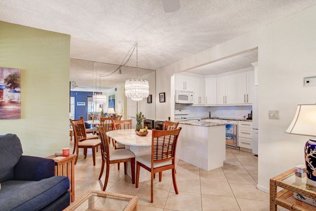 334 Pine Ridge Circle B-1, Greenacres, FL 33463