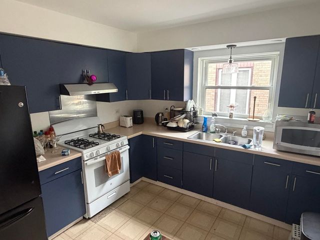 823 S Carpenter Street, Chicago, IL 60607