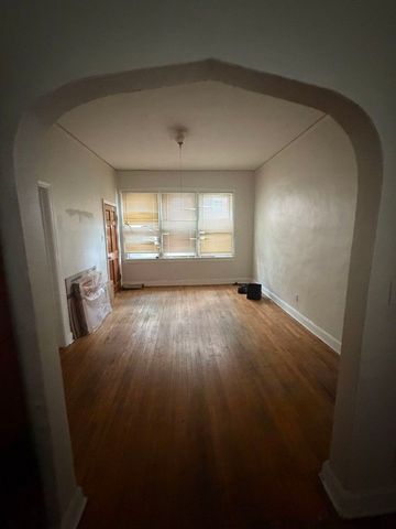 823 S Carpenter Street, Chicago, IL 60607
